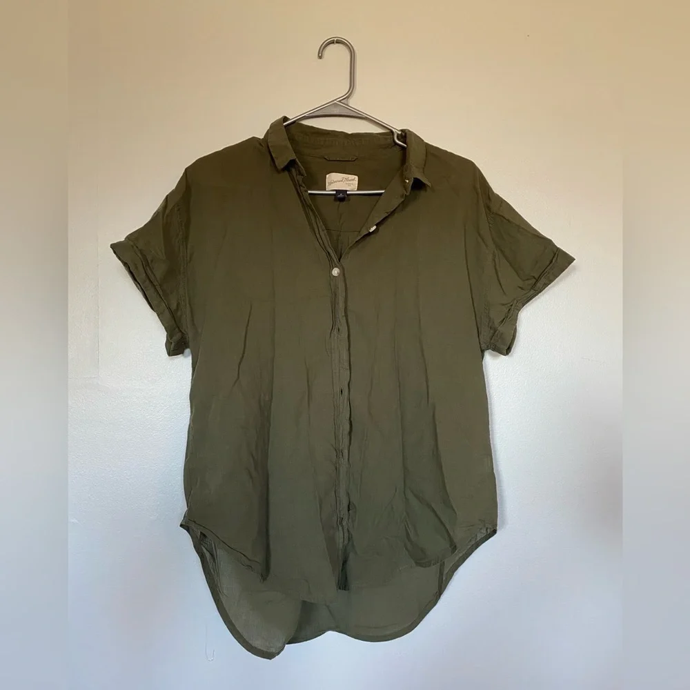 Green Universal Thread Button-Up - Picture 1 of 1